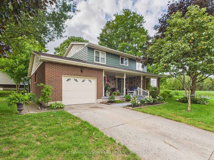 Property Photo:  341 Wellington Street  ON N0H 2C4 