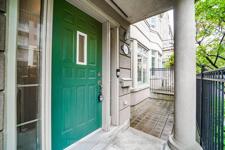 Property Photo:  38 Kenaston Gardens Gv109  ON M2K 1G8 