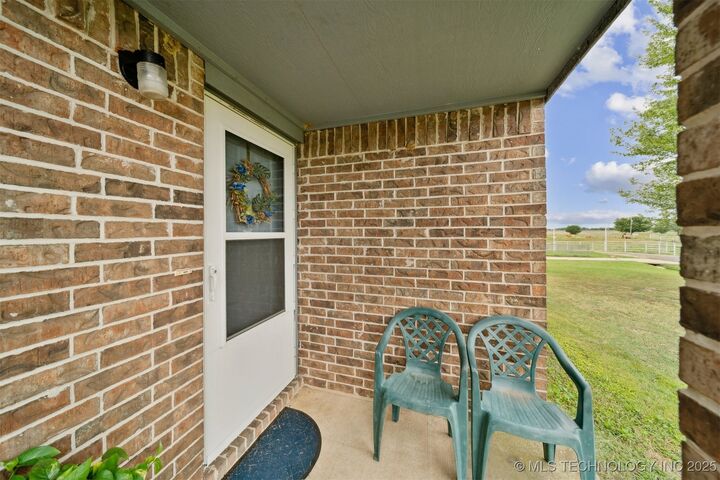 Property Photo:  903 NW 16th Street  OK 74467 