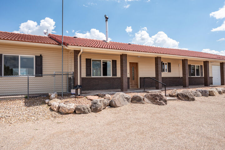 Property Photo: 170 S Kingsbury Dr UT 84720