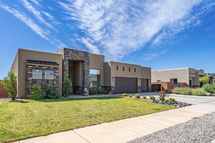 Property Photo: 617 W 280 S UT 84738