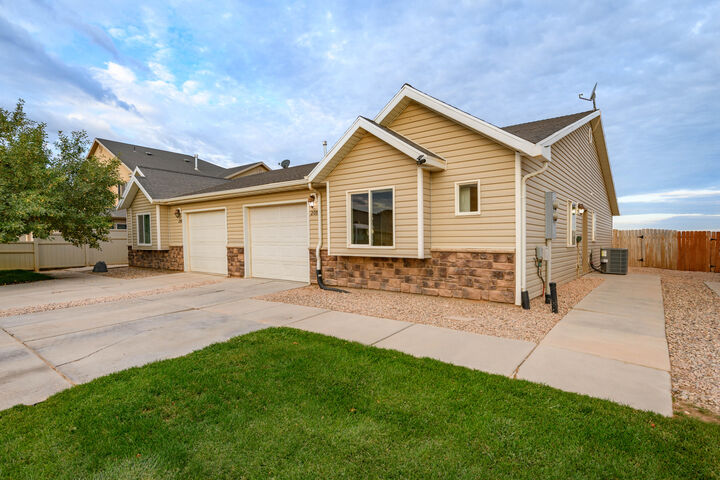 2093 N 550 W  Cedar City UT 84721 photo