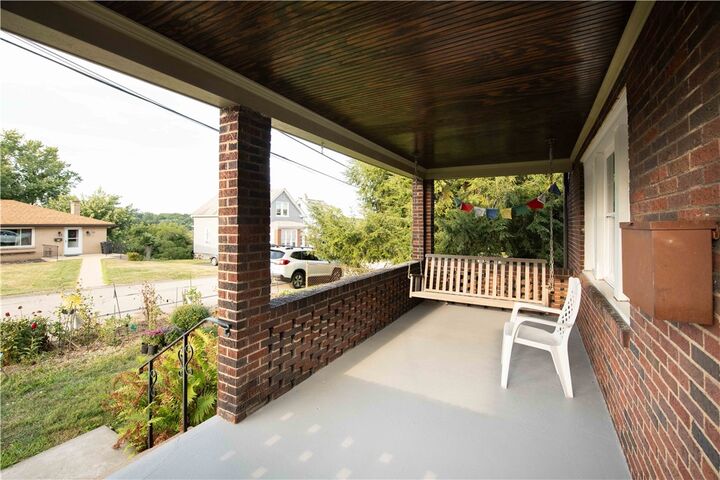 Property Photo: 58 Ridge Rd PA 15221