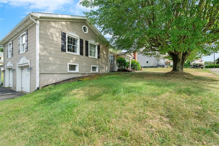 Property Photo:  304 Washington Ave  PA 16141 