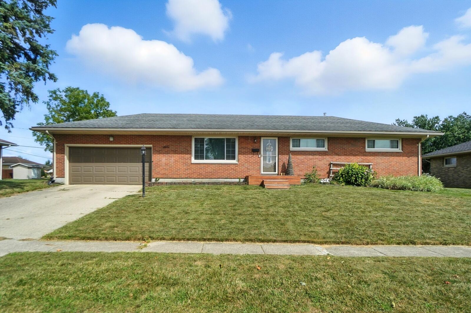 Property Photo: 4800 Mesa Lane OH 45503