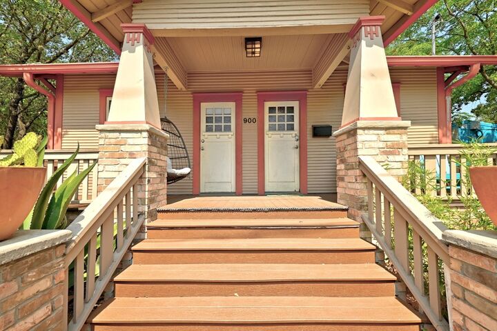 Property Photo: 900 W Lynn Street TX 78703