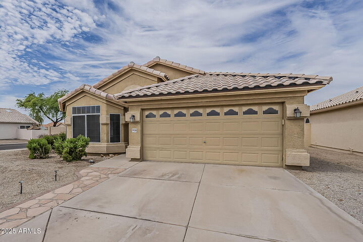 Property Photo: 14446 S 44th Street AZ 85044