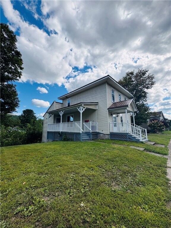 Property Photo:  32 Tuscarora Street  NY 14801 