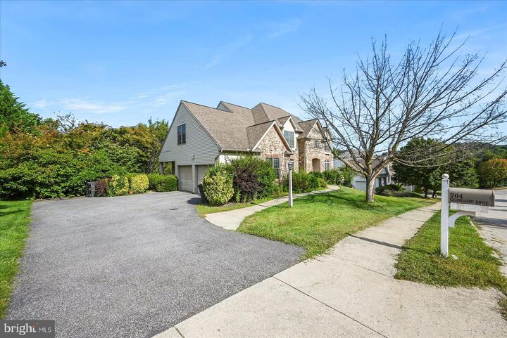 704 Goddard Drive  York PA 17402 photo