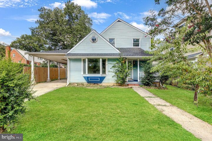 6830 Custis Parkway  Falls Church VA 22042 photo