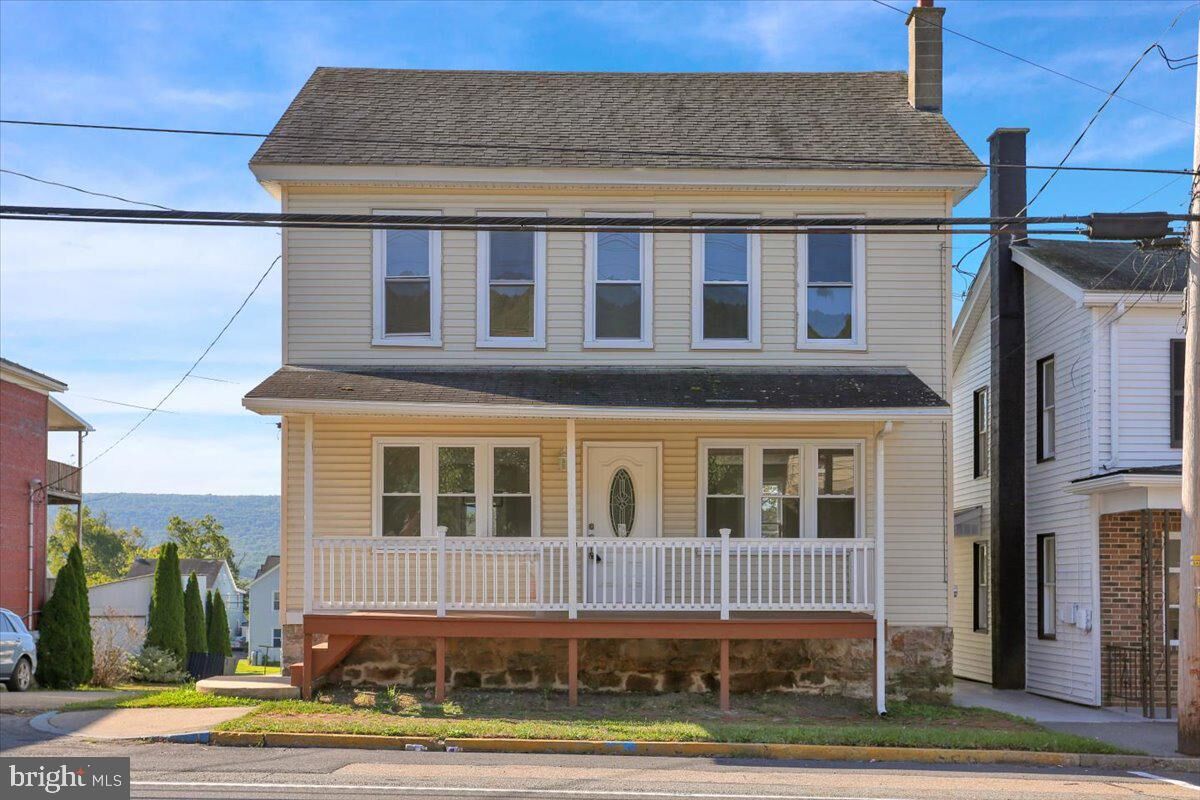 Property Photo: 742 E Grand Avenue PA 17980