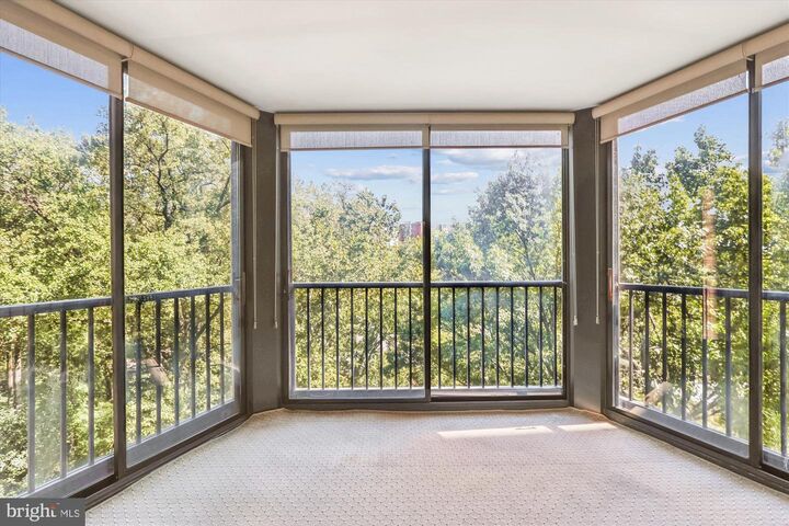 Property Photo: 5901 Mount Eagle Drive 516 VA 22303