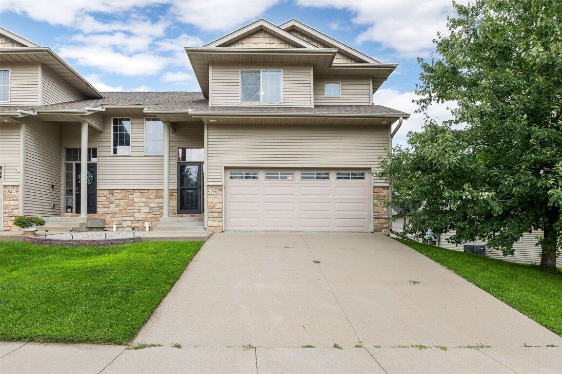Property Photo: 282 Hickory Ct IA 52340