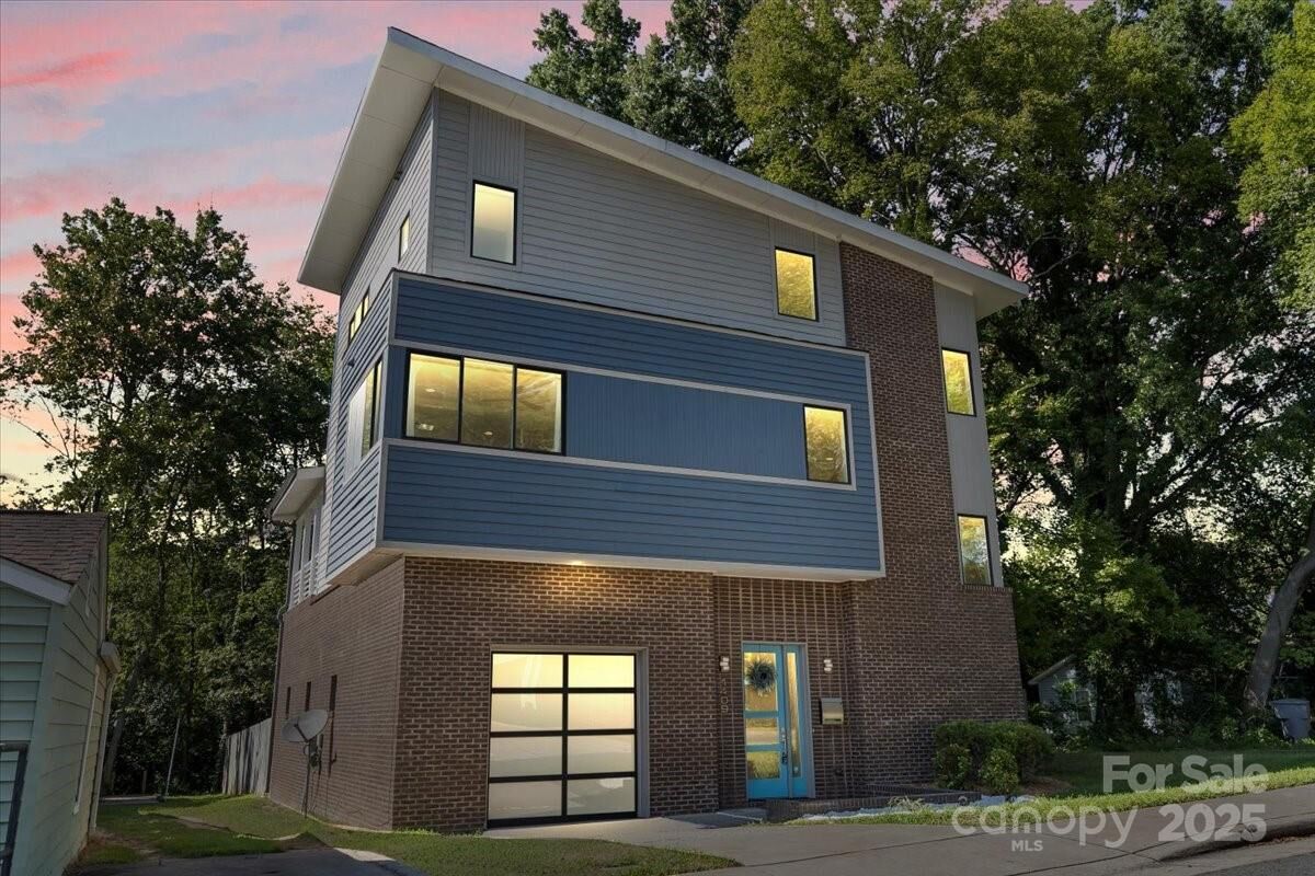 Property Photo: 1409 N Alexander Street NC 28205