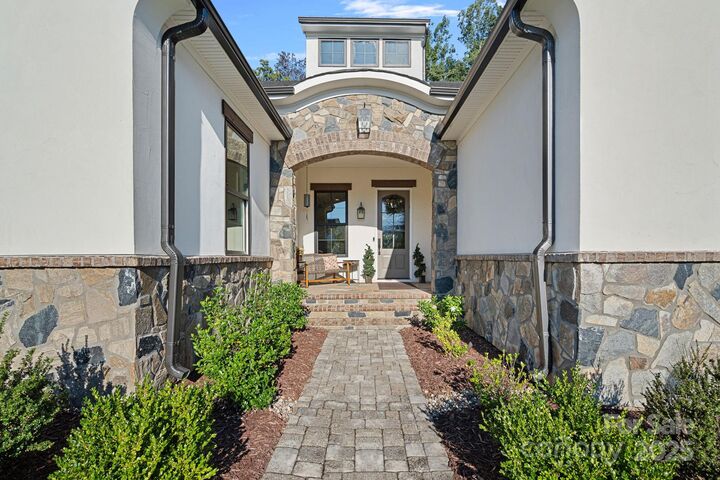 Property Photo:  13212 Oak Farm Lane  NC 28078 