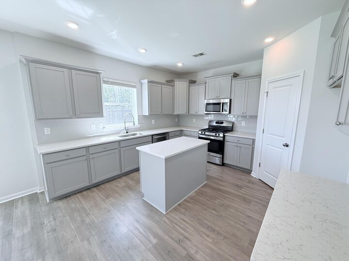 Property Photo:  611 Squire Pope Road  SC 29486 