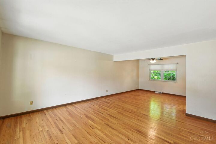 Property Photo: 3365 Harwinton Lane OH 45248