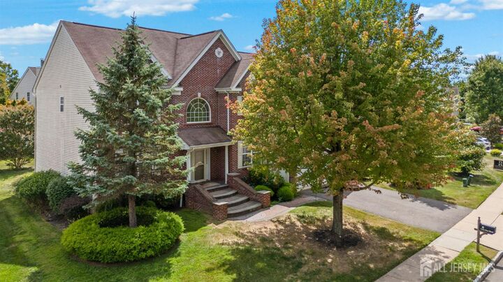 Property Photo:  8 Colts Run Road  NJ 08540 