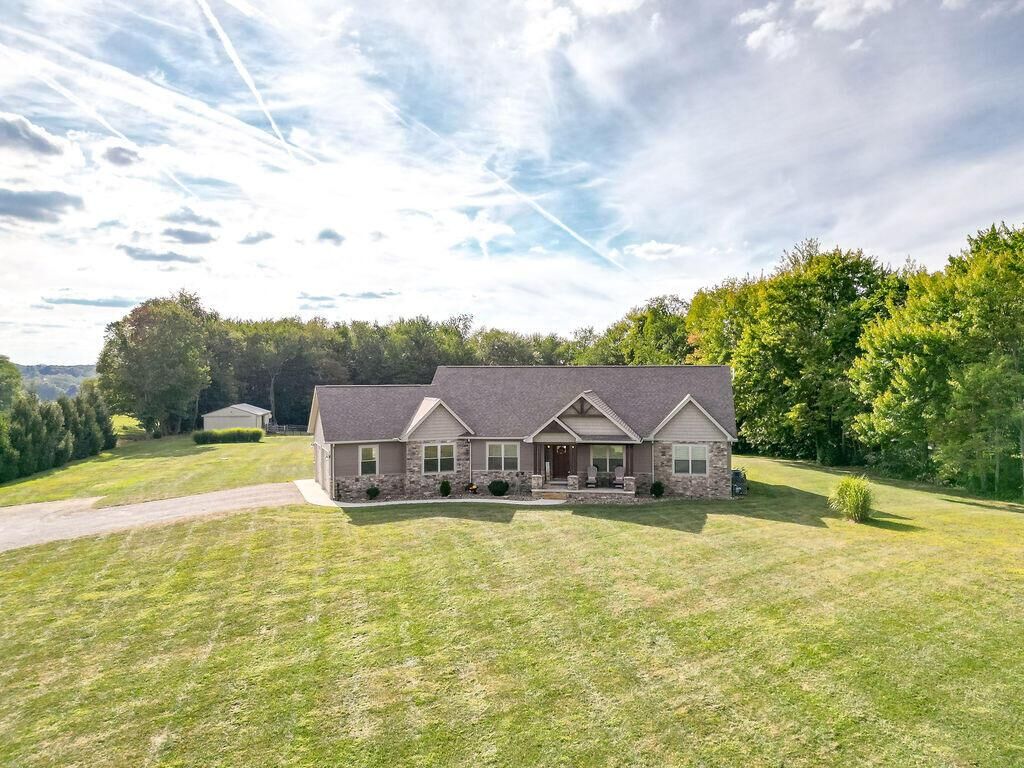 Property Photo:  7518 Linnville Road  OH 43056 