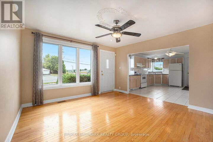 Property Photo:  3533 Innes Road  ON K1C 1T1 