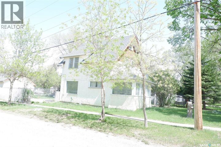Property Photo: 113 2nd Avenue W SK S0H 3G0