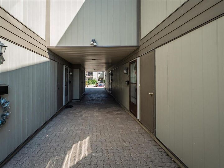 Property Photo: 524 Kenaston Boulevard MB R3N 1Z1