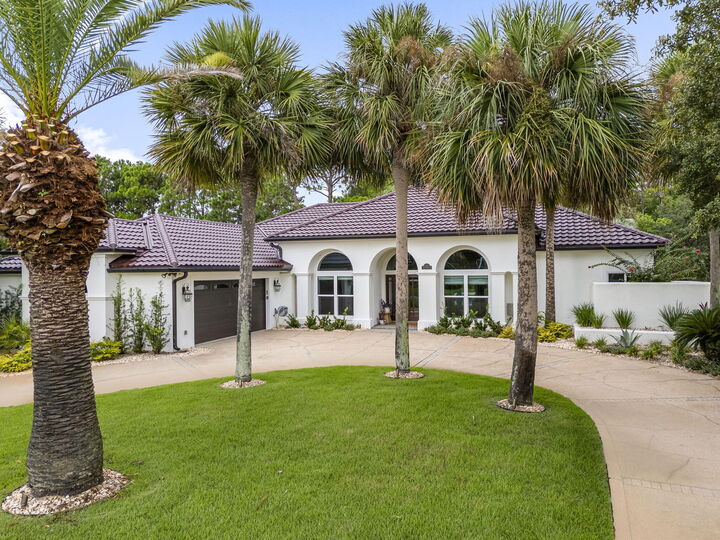 Property Photo: 156 Baywinds Drive FL 32541