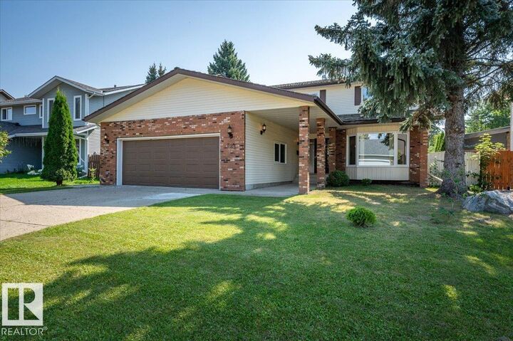 823 Richards Crescent NW  Edmonton AB T6R 1B4 photo