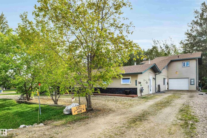 Property Photo: 605 6th Street AB T0E 1A0
