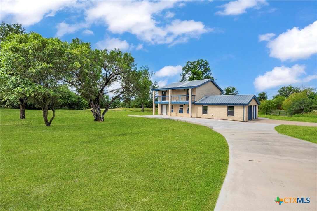 Property Photo: 1717 Creek Place Drive TX 76549