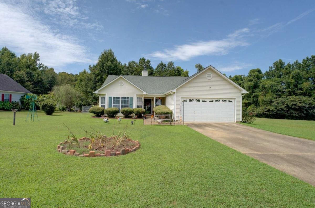 Property Photo: 20 Summer Breeze Court GA 30014