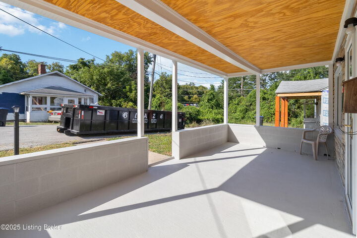 Property Photo: 327 Saint Charles St KY 40601