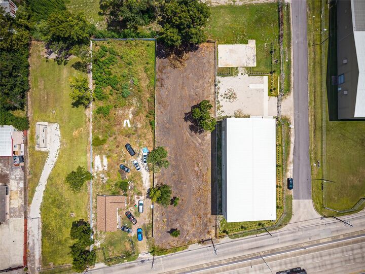 Property Photo:  9910 E Hardy Road  TX 77093 
