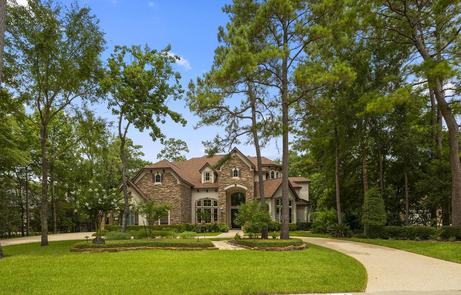 Property Photo: 30 W Bracebridge Circle TX 77382