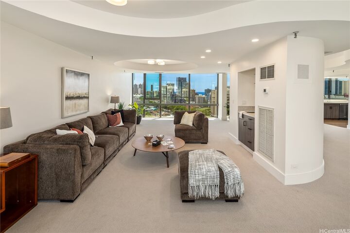 Property Photo:  1114 Punahou Street Ph3  HI 96826 