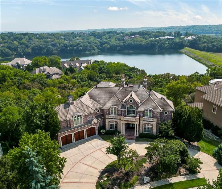 Property Photo:  27596 W Highland Circle  KS 66061 