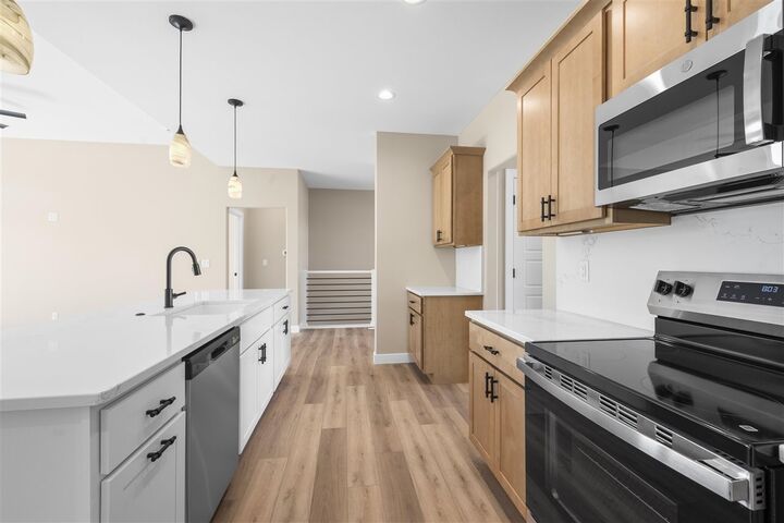 Property Photo: 1040 Harrison St IA 52317