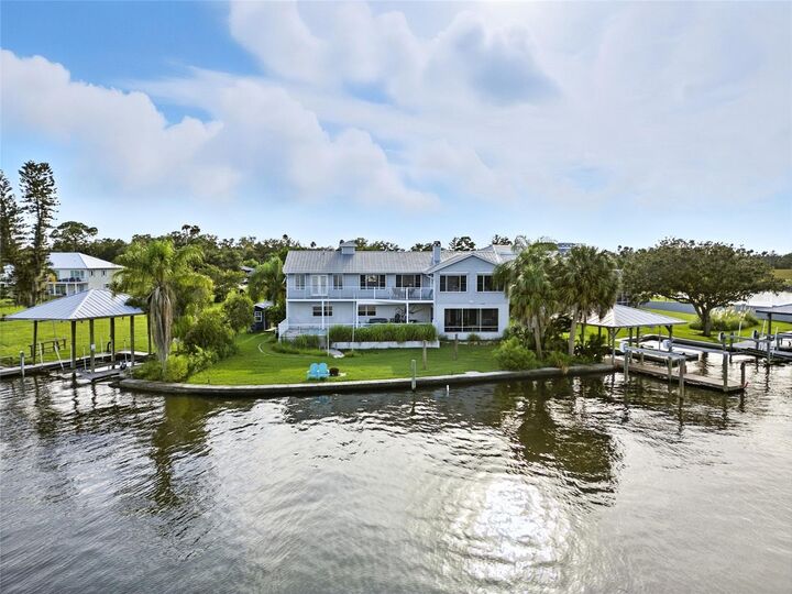 Property Photo:  2435 N Watersedge Drive  FL 34429 