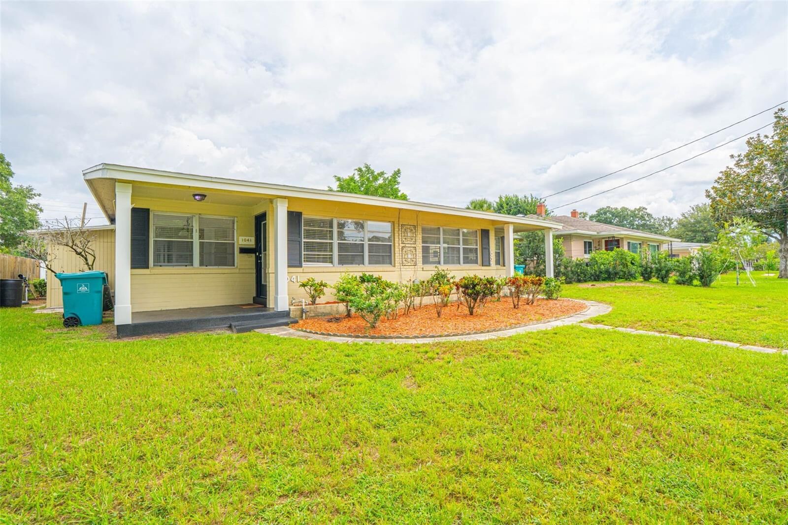 Property Photo:  1041 N Thornton Avenue  FL 32803 