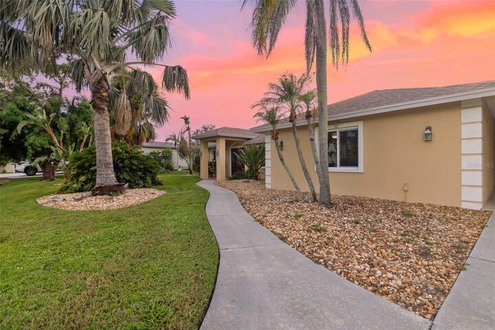 Property Photo: 6454 Beechwood Avenue FL 34231