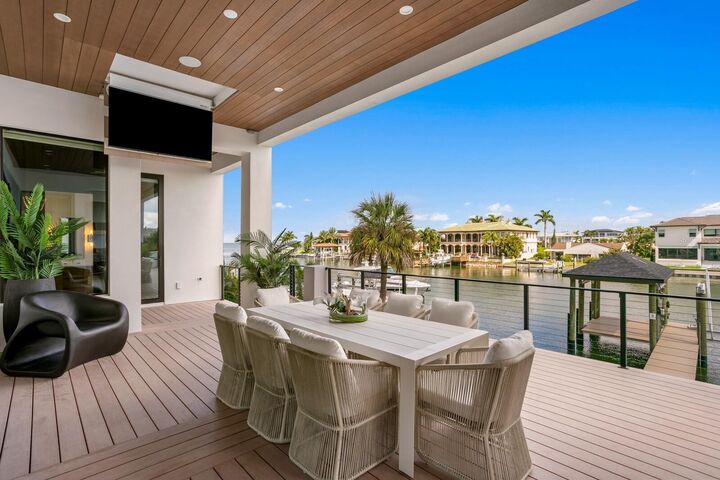 Property Photo: 5107 W Homer Avenue FL 33629