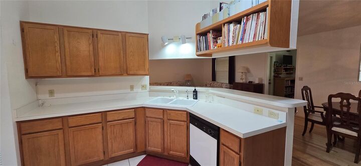 Property Photo: 922 Chelsea Way FL 33853