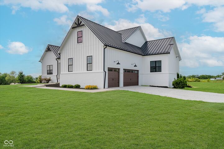 Property Photo:  526 W 256th Street  IN 46069 