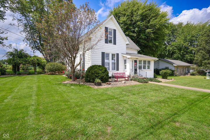 Property Photo:  102 Center Street  IN 47232 
