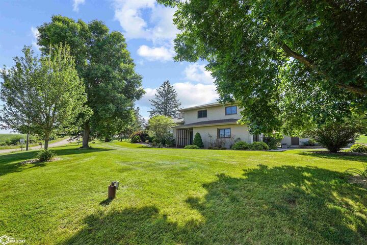Property Photo: 2602 Ridge Road IA 50158