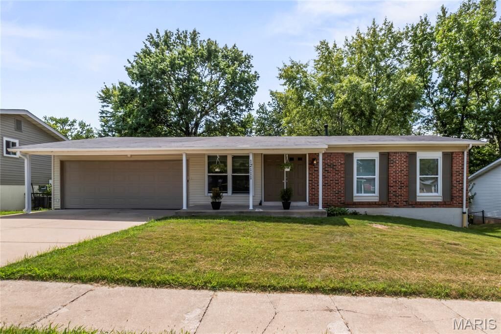 Property Photo: 12111 La Padera Lane MO 63033