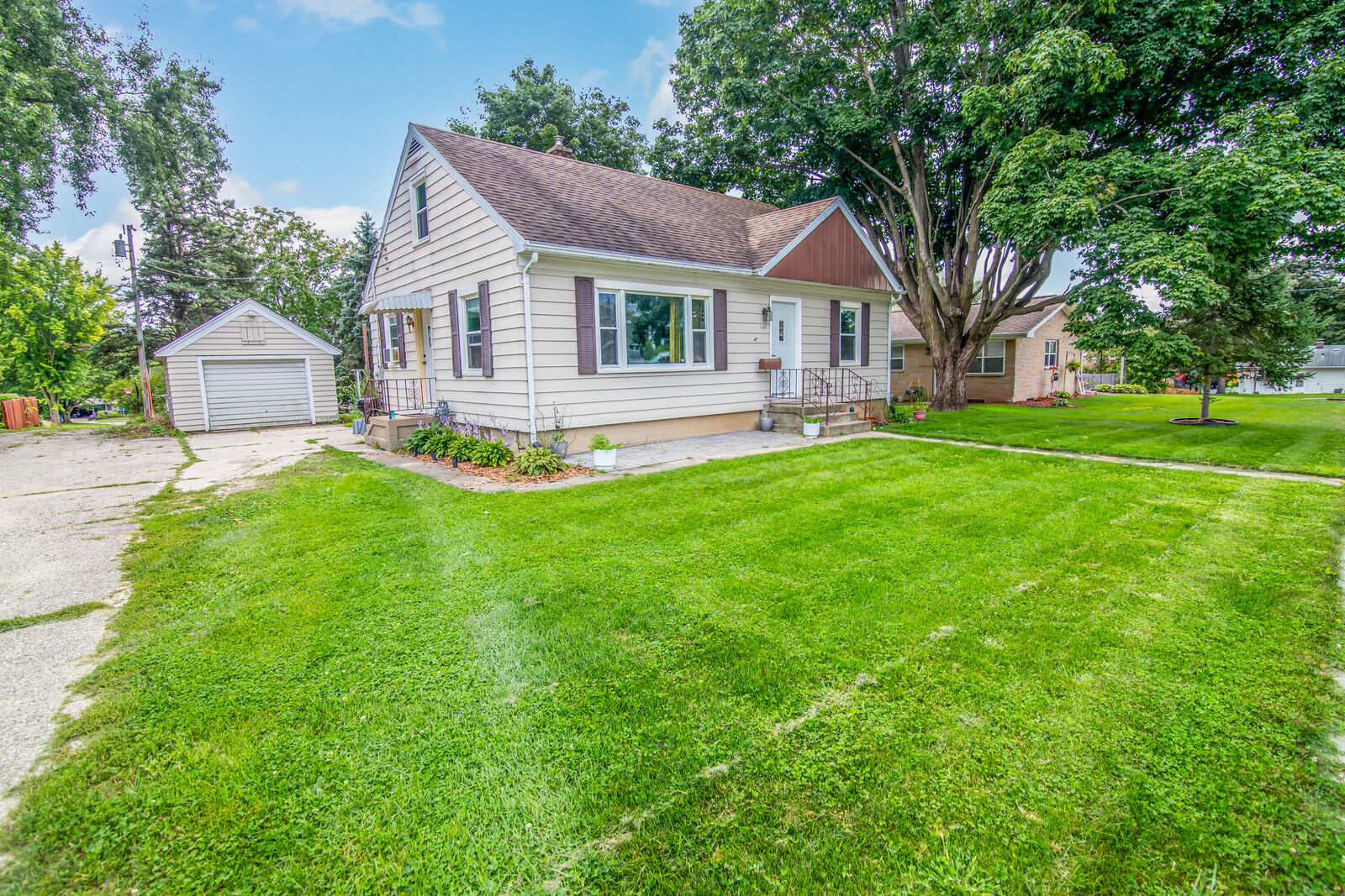 Property Photo: 186 South Wind Trl WI 53032