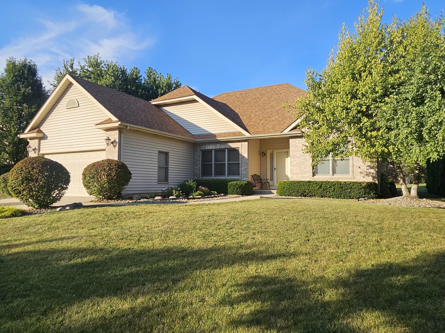 Property Photo:  639 Indian Ridge Drive  IL 60002 