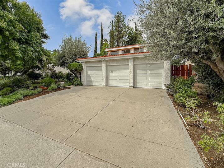 Property Photo: 5021 Ambridge Drive CA 91301
