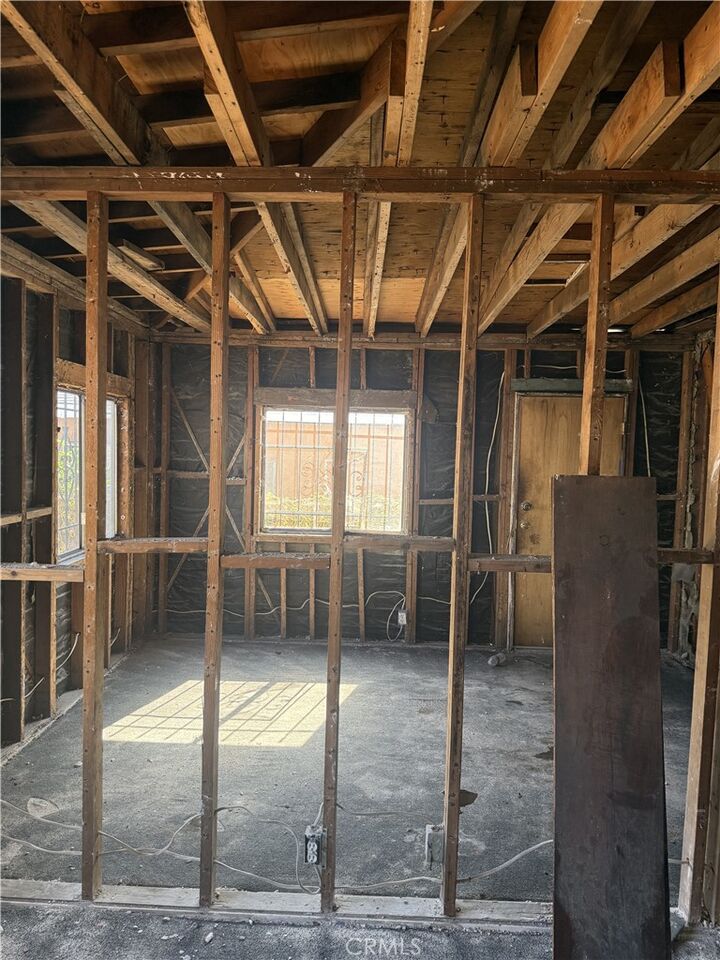 Property Photo: 1264 E 87th Street CA 90002